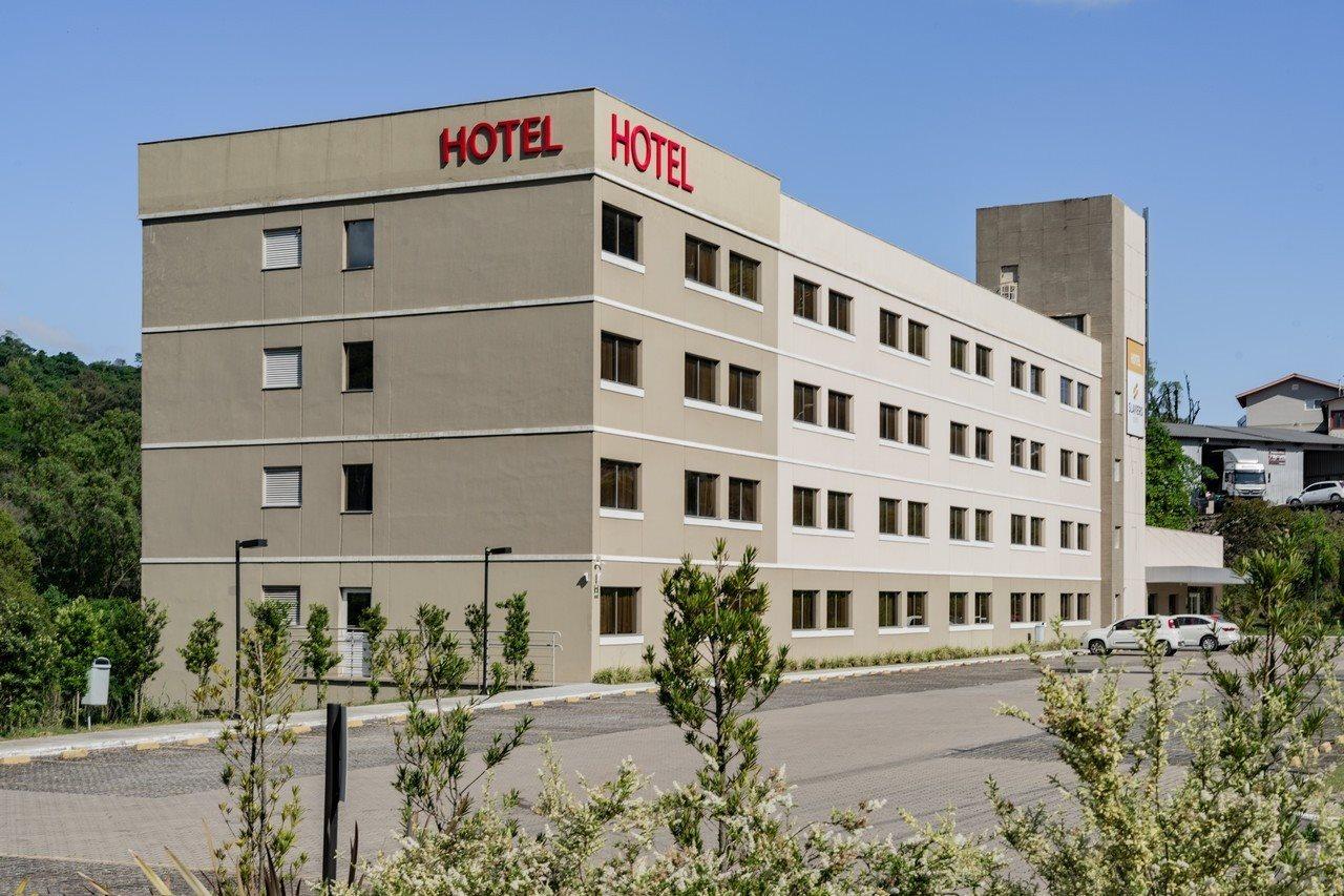 Slim Hotel